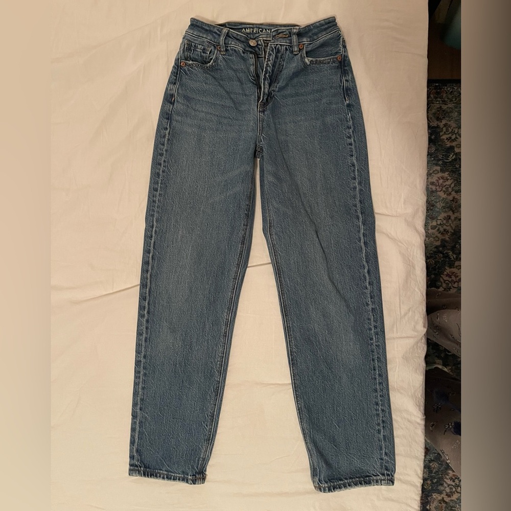 American Eagle Womens Hi Rise Mom Straight Jean Size 0 W/Stretch Waistband